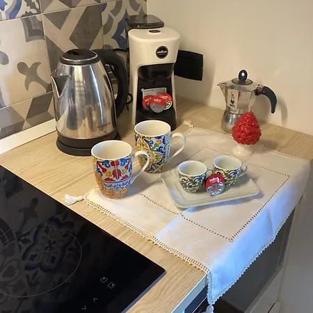 Casa Iusu - With Patio Near The Sea And Palermo