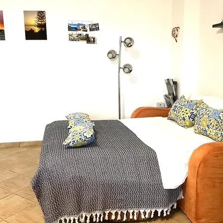 Casa Iusu - With Patio Near The Sea And Palermo *